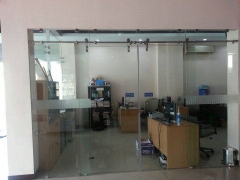 ประตูบานเลื่อนเปลือย