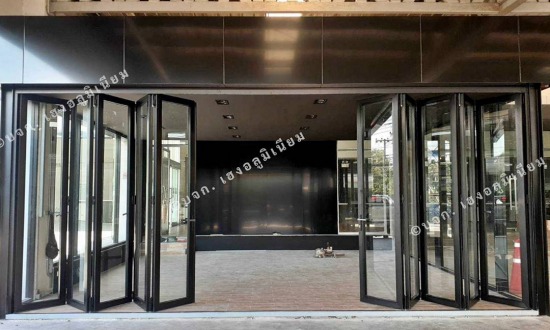 รับติดตั้งประตูบานเฟี้ยม